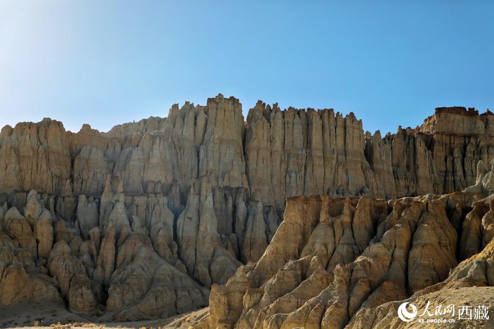 札達(dá)土林。人民網(wǎng) 李海霞攝