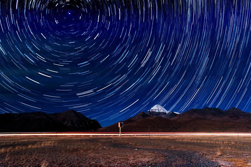 星垂平野闊。貢覺(jué)群培攝