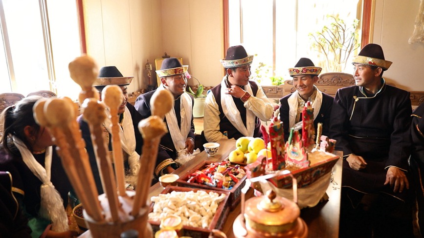 齊聚一堂，迎“古突”之夜。