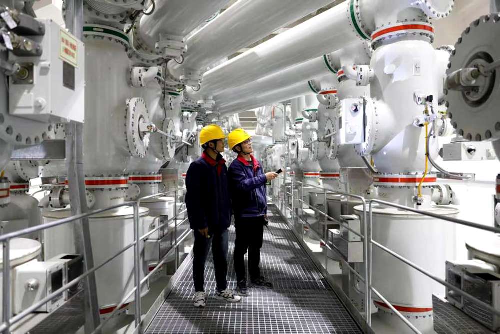 進(jìn)行日常檢查。吳雛音 攝