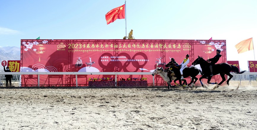 藏歷新年，精彩的馬術(shù)表演。潘多攝