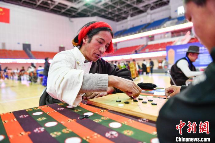 圖為比賽現(xiàn)場(chǎng)?！∝暩聛?lái)松 攝