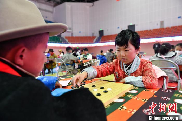 圖為比賽現(xiàn)場(chǎng)。　貢嘎來(lái)松 攝