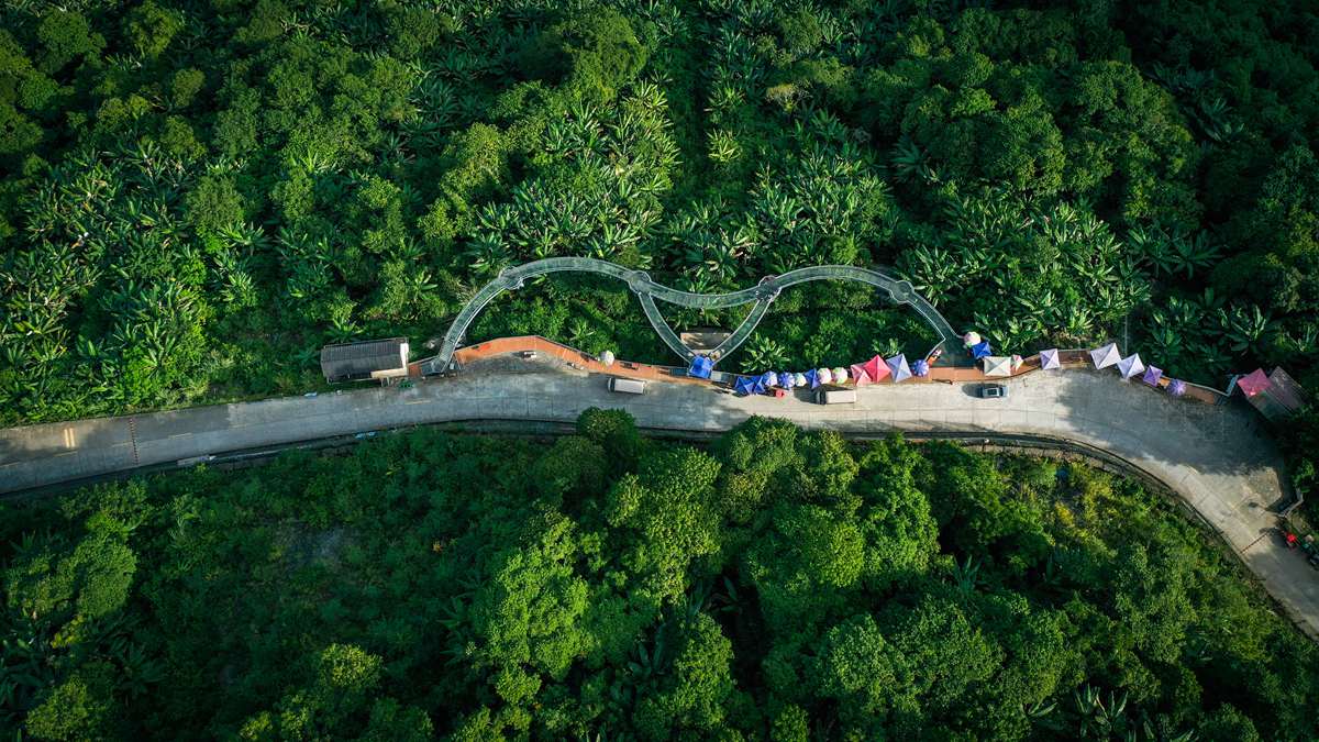 無人機航拍墨脫縣果果塘大拐彎觀景臺。人民網(wǎng)記者 次仁羅布攝