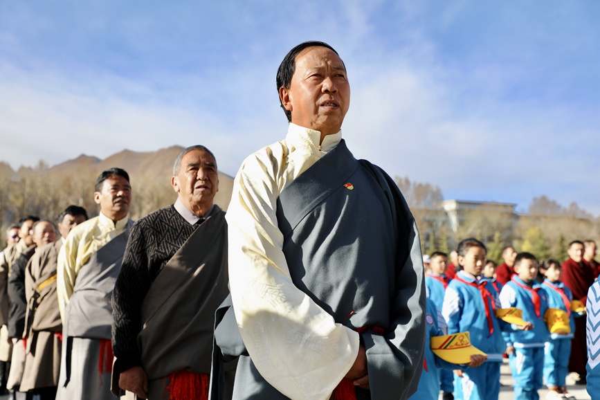 “升國(guó)旗、唱國(guó)歌”儀式現(xiàn)場(chǎng)。