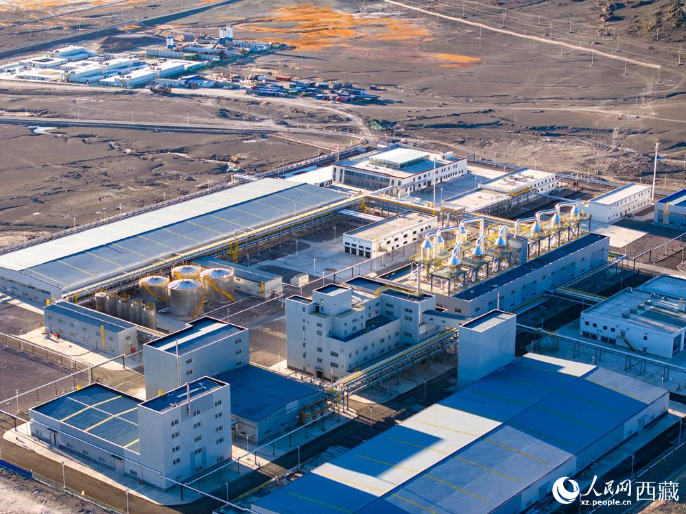 西藏扎布耶鹽湖綠色綜合開發(fā)利用萬噸電池級碳酸鋰項(xiàng)目。
