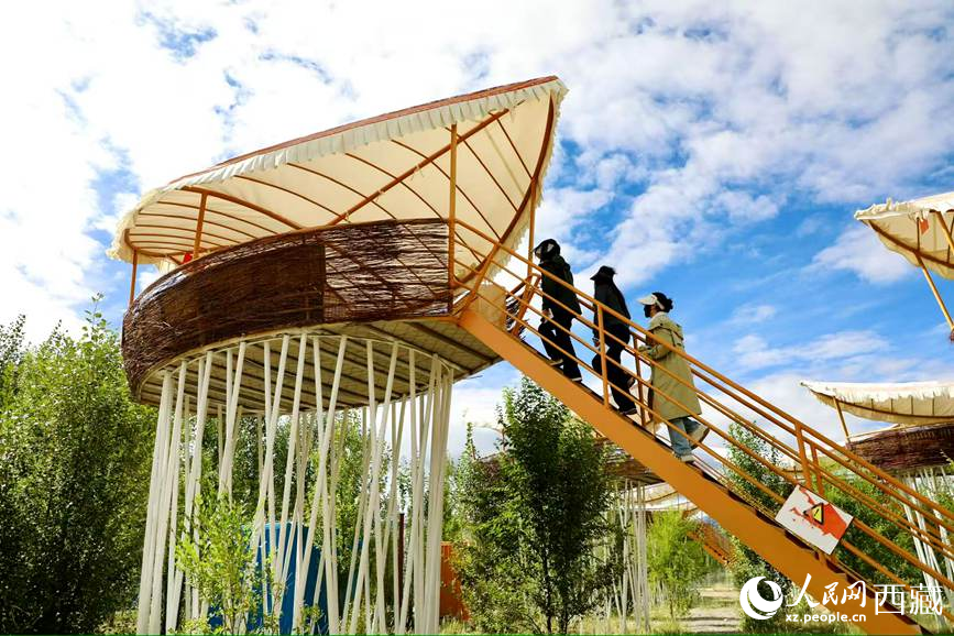 西普農(nóng)博園里的鳥(niǎo)巢餐廳。人民網(wǎng)記者 次仁羅布攝