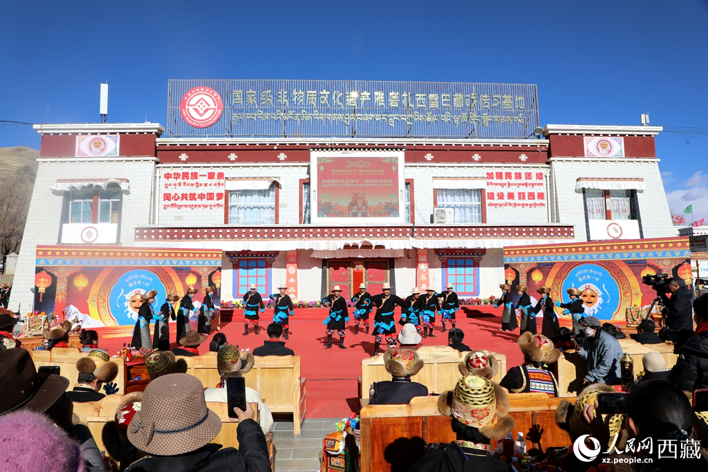雅礱“村晚”鬧新春。人民網(wǎng)記者 吳雨仁攝