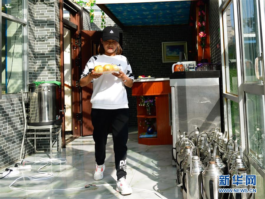 （全面建成小康社會(huì)“百城千縣萬村調(diào)研行”·圖文互動(dòng)）（4）青?？柎澹骸肮夤鞔濉钡娜A麗轉(zhuǎn)身