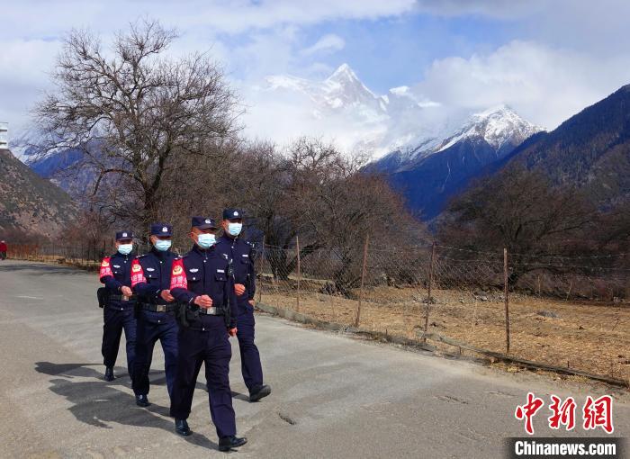 西藏林芝戍邊民警：為“你”翻山越嶺，卻無心看風(fēng)景