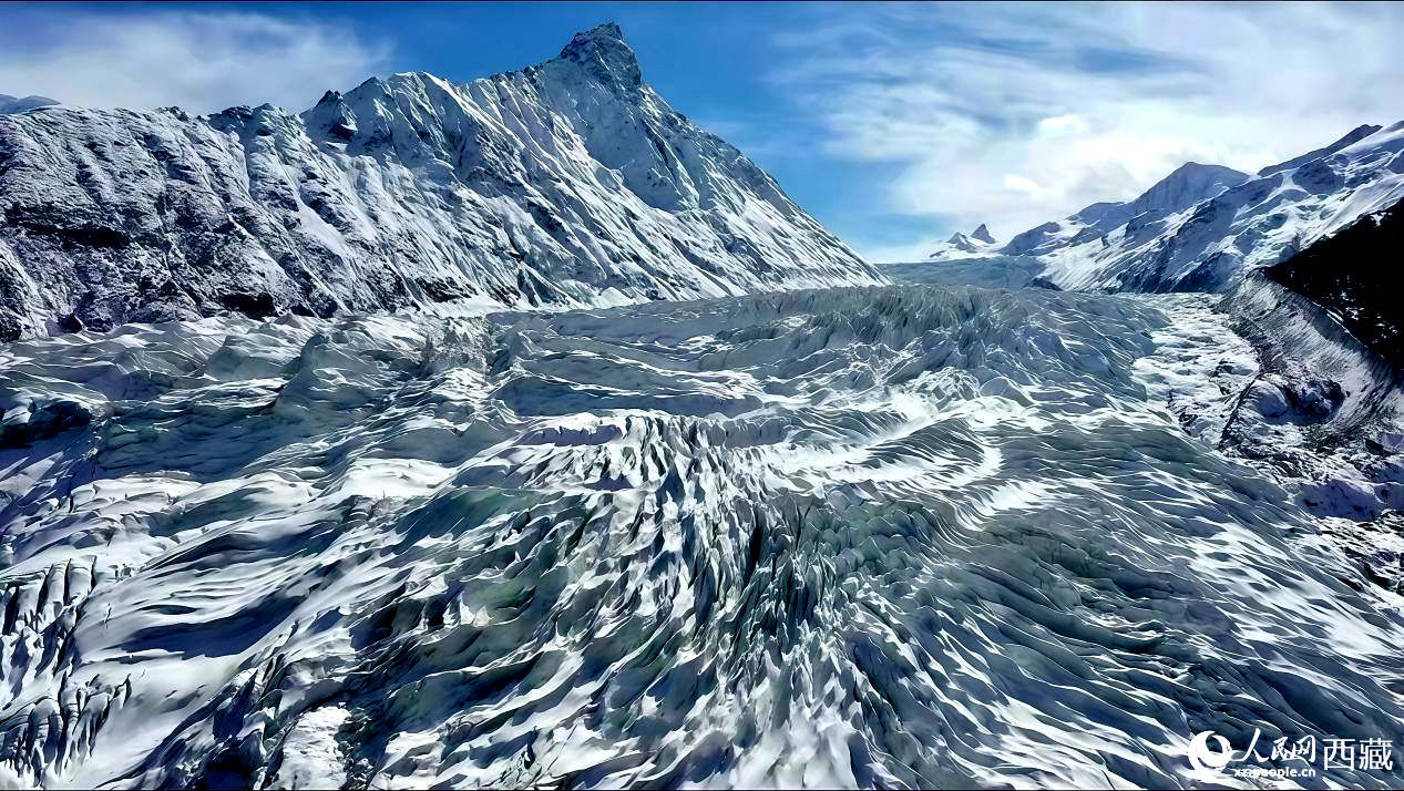 依噶冰川位于那曲市嘉黎縣尼屋鄉(xiāng)。