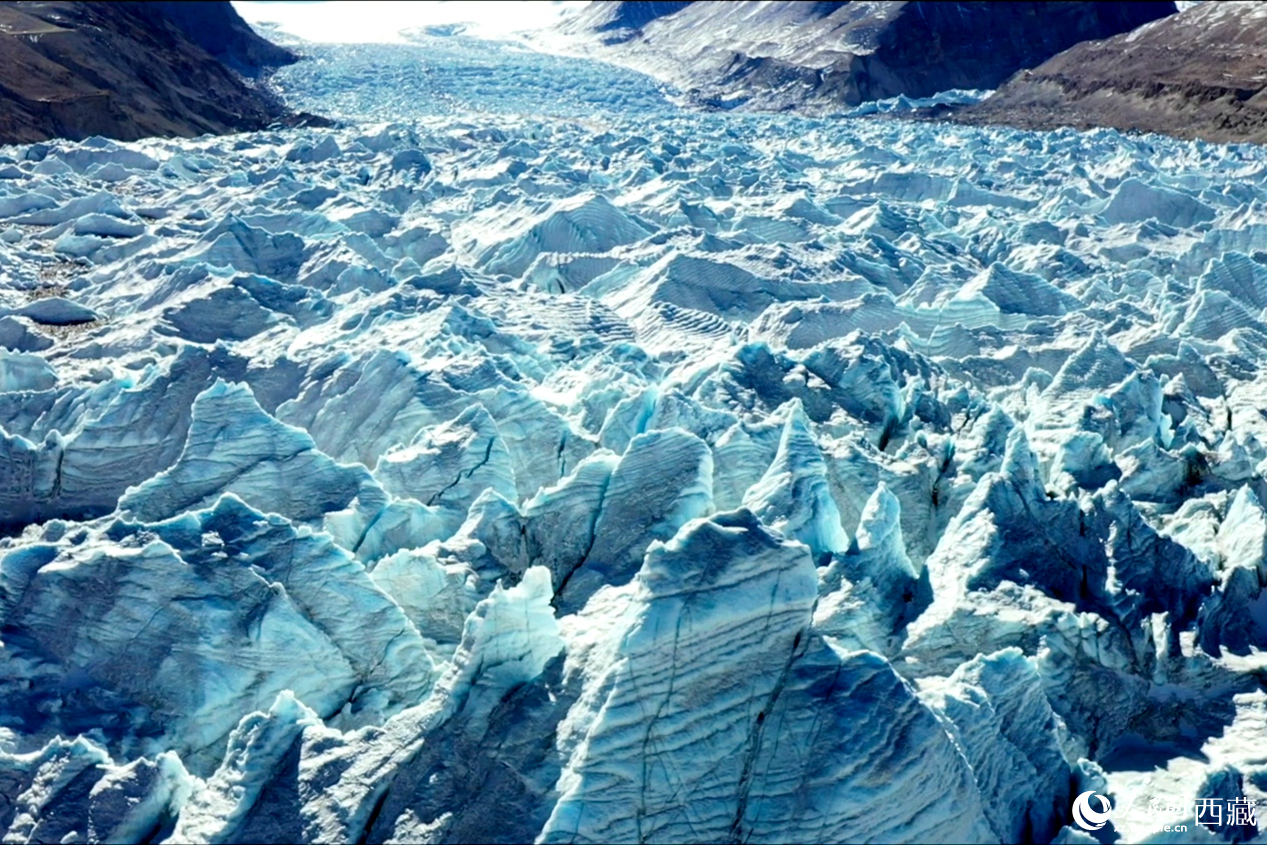 40冰川位于山南市浪卡子縣卓木拉日康雪山下。