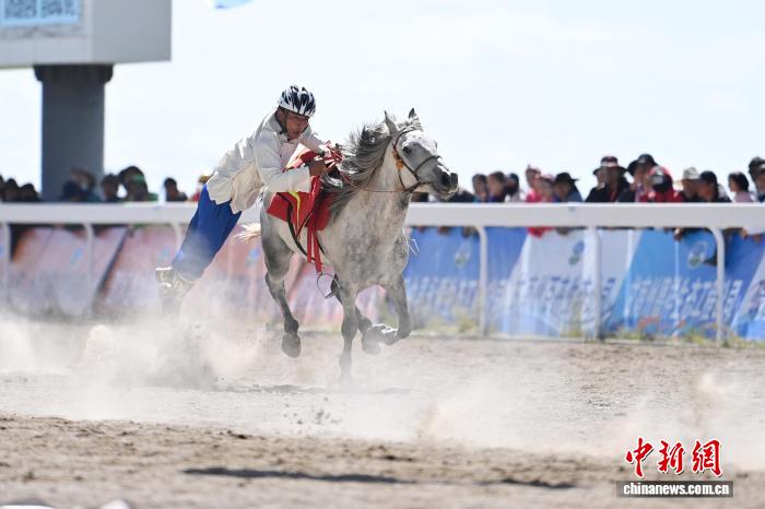 “中國賽馬之鄉(xiāng)”甘肅瑪曲舉行格薩爾賽馬會