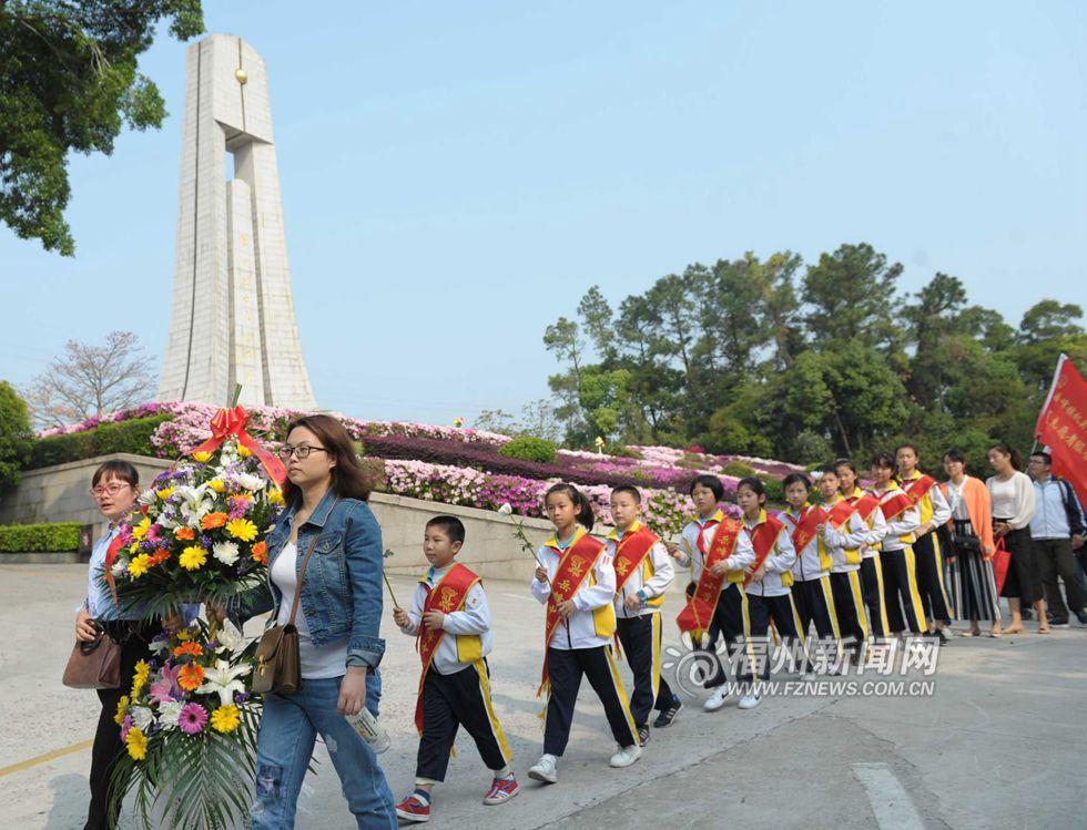 福州：烈士陵園祭掃英烈 英雄事跡代代相傳