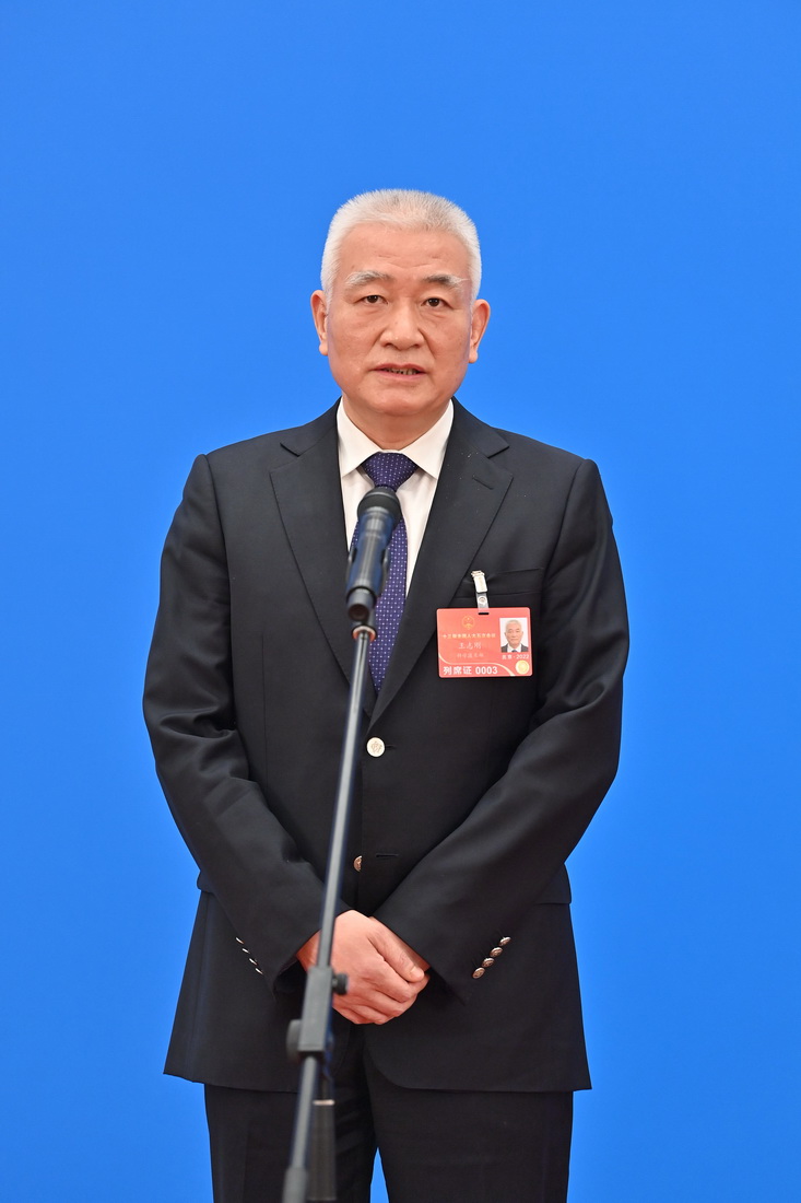 這是科學(xué)技術(shù)部部長王志剛通過網(wǎng)絡(luò)視頻方式接受采訪。新華社記者 李鑫 攝